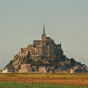 A 1,9 Km Du Mont St Michel Holiday home
